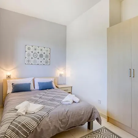 Vb8 - Beautiful Apt In *